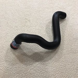 Cadillac Chev GMC 5.0 5.7 Radiator Hose 71428 Dayco Molded Curved Engine Coolant